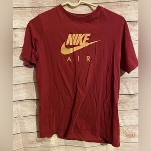 Boy Nike tee. Xl. Maroon.